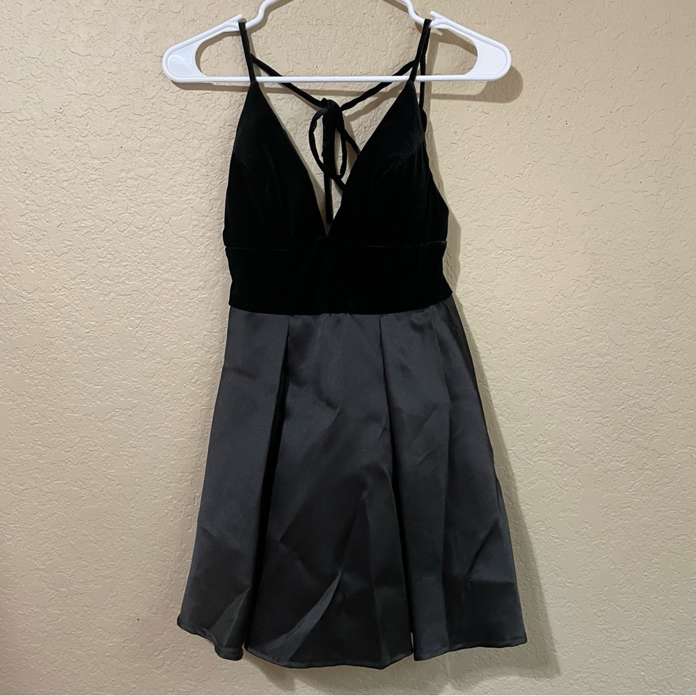 V neck black dress